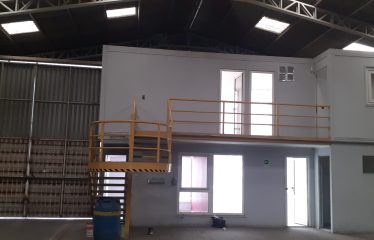 Galpón Industrial De 380m2 En 900m2   San Ignacio / Ruta 5