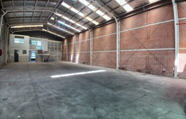 Galpón Industrial De 440m2 En 600m2 La Montaña / Ruta 5